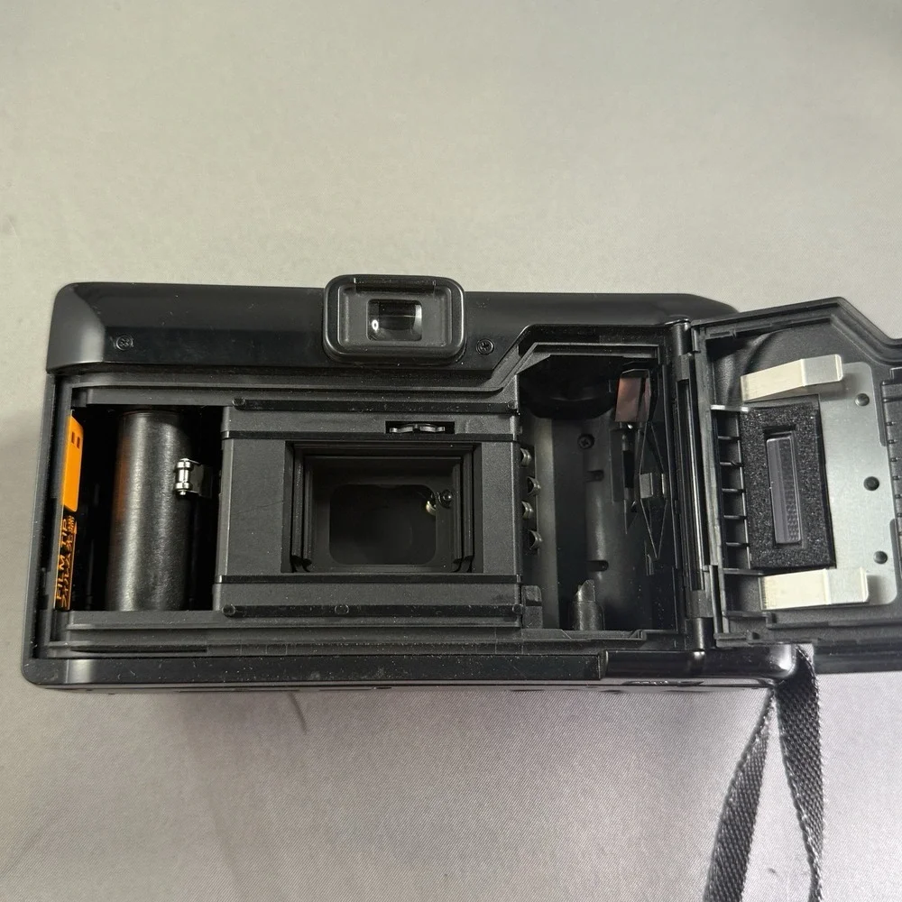 Minolta Freedom Tele‎ 35mm Film Camera 38-80mm Zoom AF Multibeam Untested